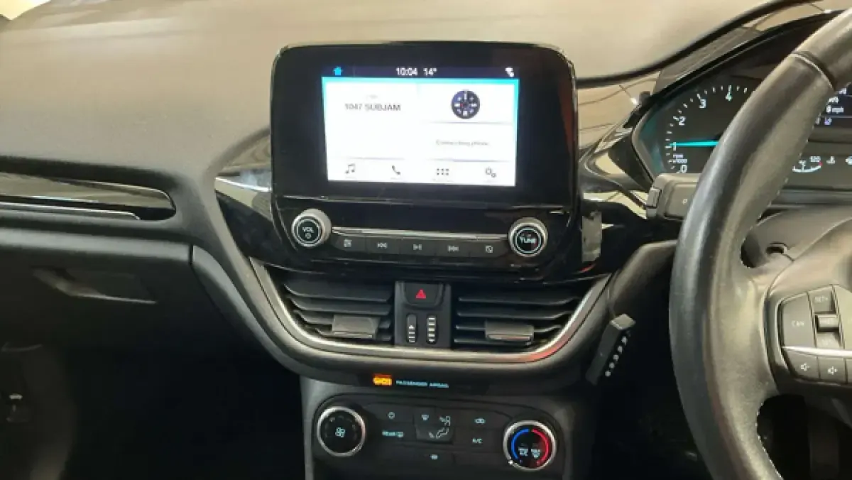 Second-hand Ford Fiesta Zetec 70 CP (51 kW) 2018 Argintiu Hatchback