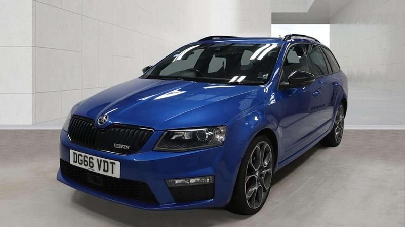 Used Skoda Octavia vRS 230 HP (169 kW) 2016 Blue Hatchback