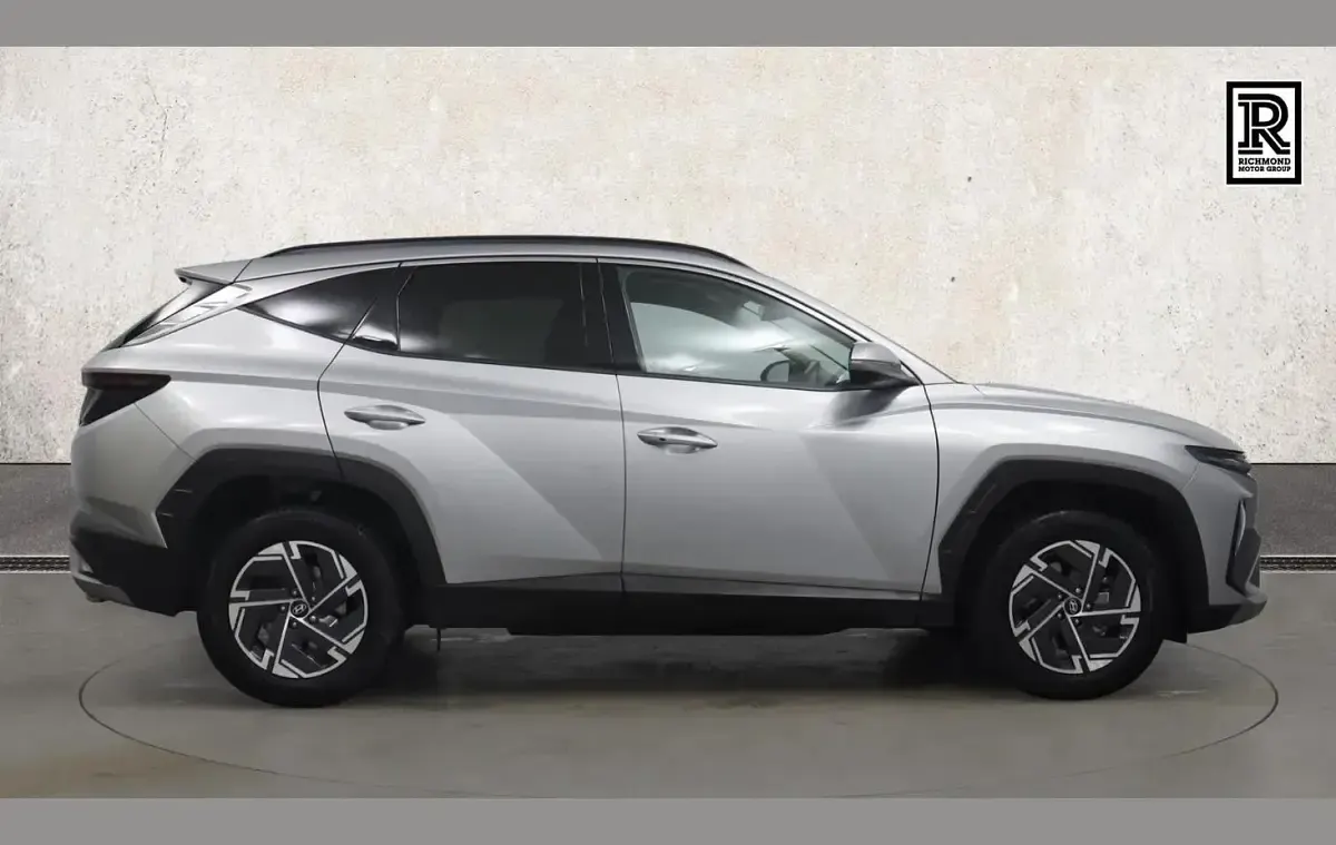 Used Hyundai Tucson Advanced 211 HP (155 kW) 2025 Silver SUV