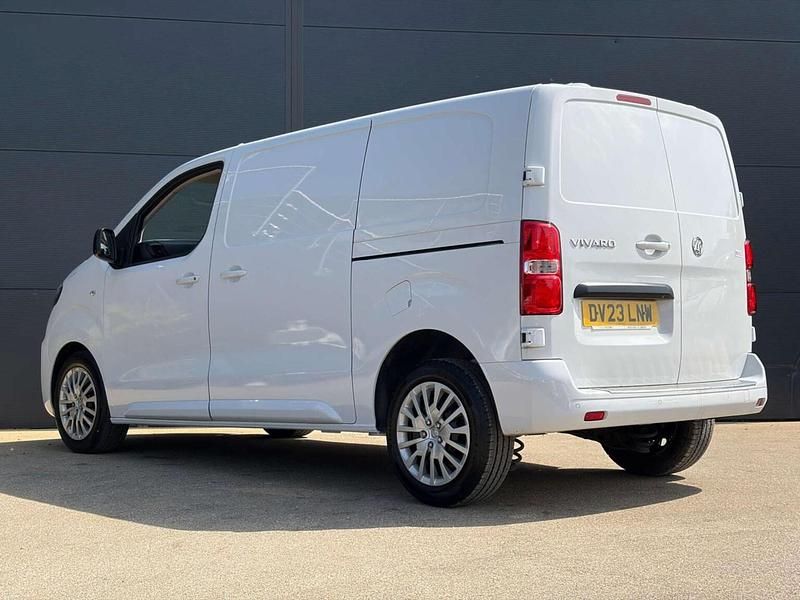 Second-hand Vauxhall Vivaro S 2023 Alb Monovolum