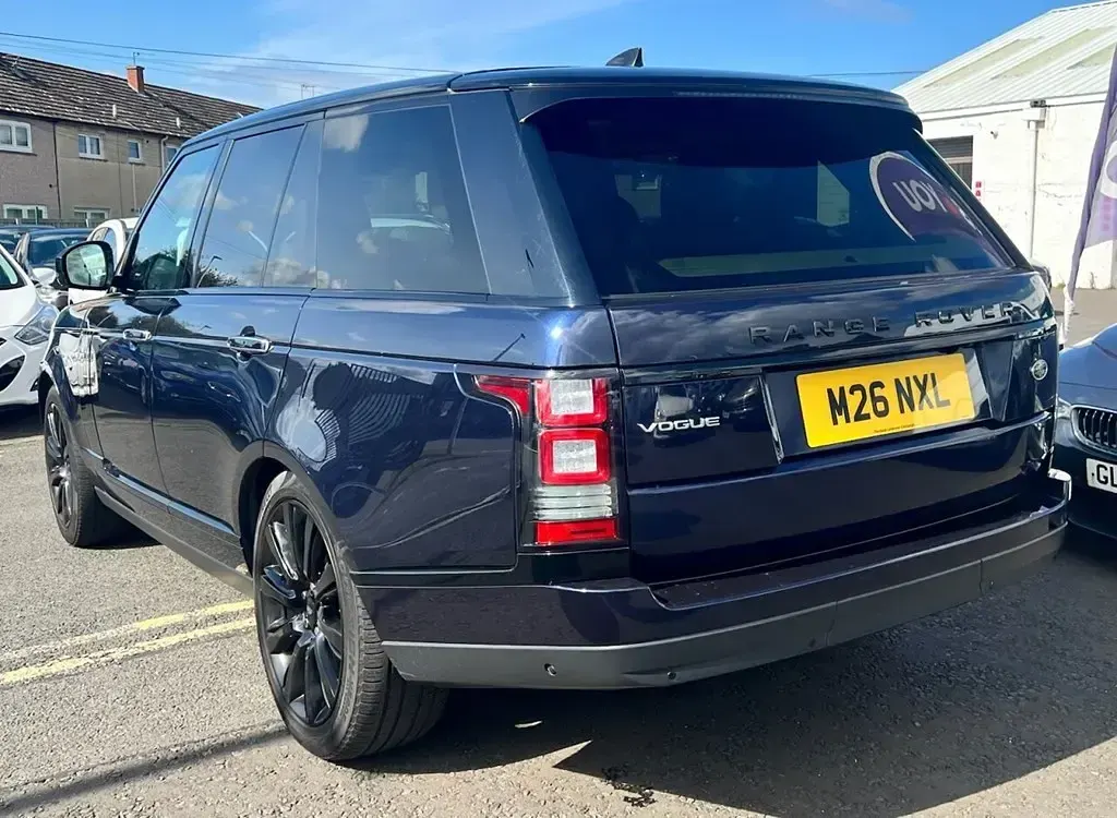 Używany Land Rover Range Rover Vogue SE 258 KM (189 kW) 2017 Niebieski SUV