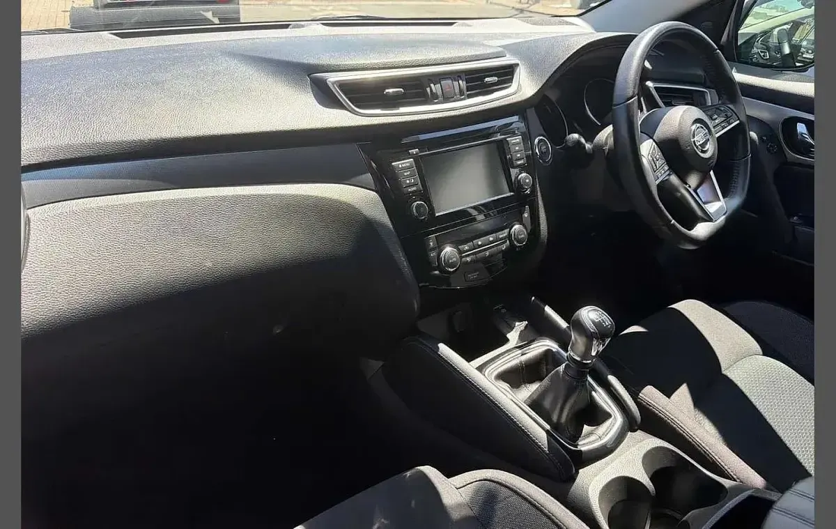 Used Nissan Qashqai N-Connecta 138 HP (101 kW) 2020 Grey SUV