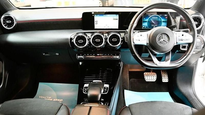 Used Mercedes A180 AMG line 116 HP (85 kW) 2018 White Hatchback