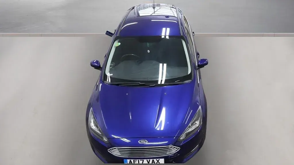 Used Ford Focus Zetec 125 HP (91 kW) 2017 Blue Hatchback