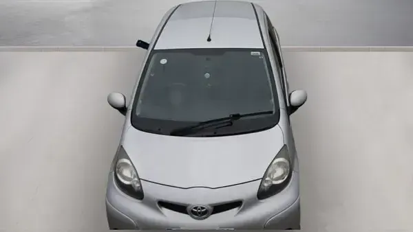 Used Toyota Aygo 68 HP (50 kW) 2011 Silver Hatchback