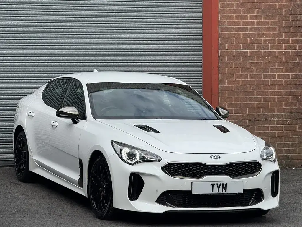 Used Kia Stinger GT-Line 197 HP (144 kW) 2019 White Hatchback