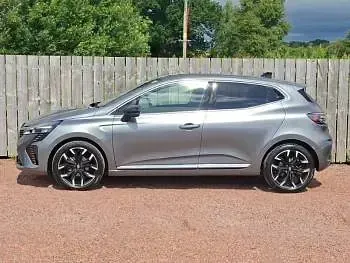 Used Renault Clio Techno 90 HP (66 kW) 2025 Grey Hatchback