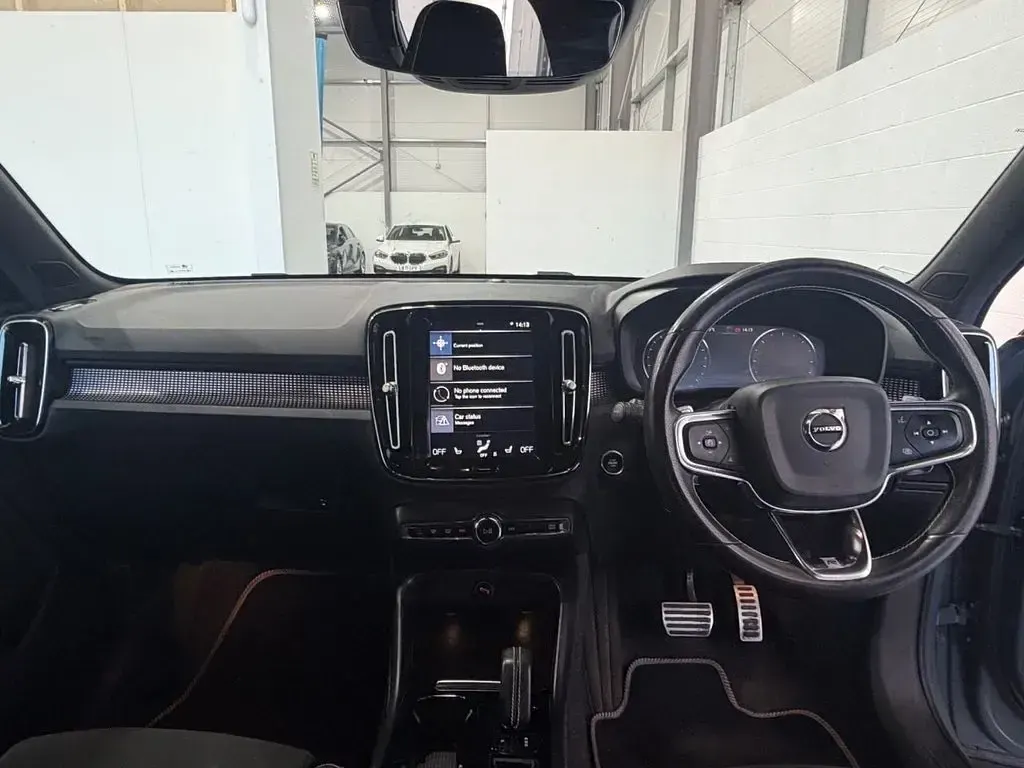 Used Volvo XC40 R-Design Pro 150 HP (110 kW) 2019 Grey SUV