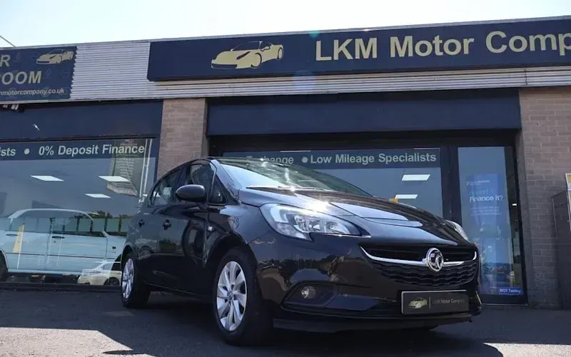 Used Vauxhall Corsa Design Edition 90 HP (66 kW) 2017 Hatchback