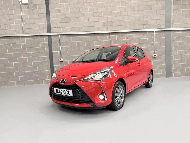 Used Toyota Yaris 2017 Red Hatchback