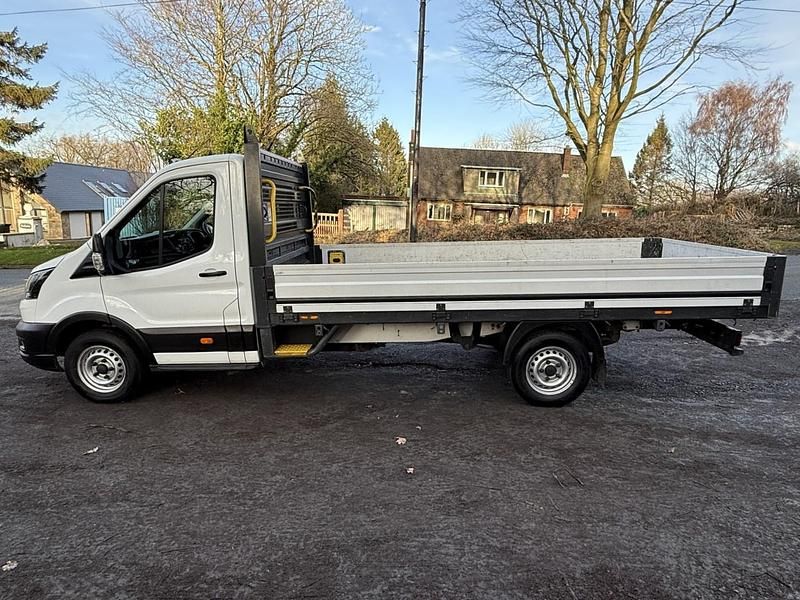 Second-hand Ford Transit 130 CP (95 kW) 2021 Alb Cabrio