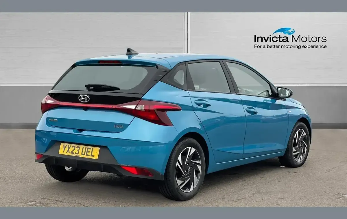 Używany Hyundai i20 SE 100 KM (73 kW) 2023 Turkusowy Hatchback