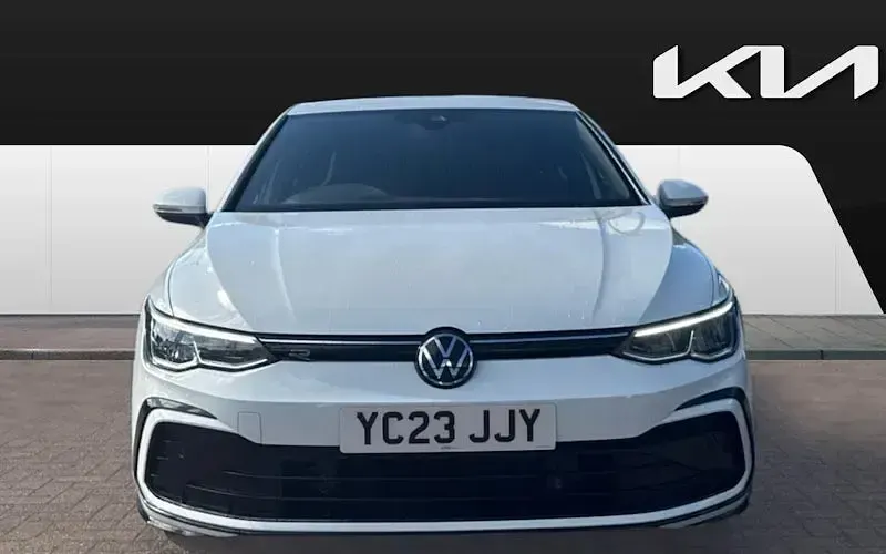 Used VW Golf VIII R-line 131 HP (96 kW) 2023 White Hatchback