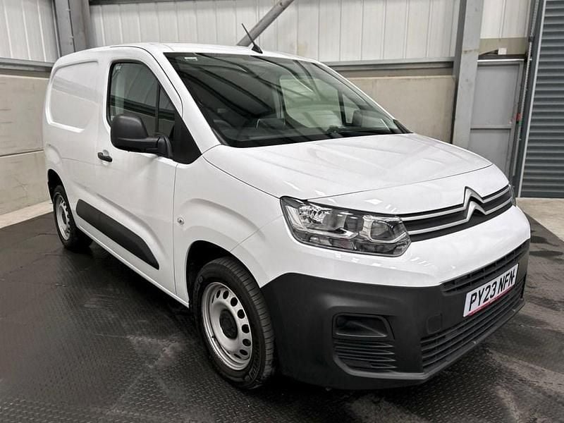 Used Citroën Berlingo 100 HP (73 kW) 2023 White MPV