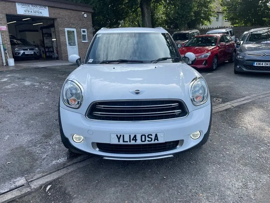 Used Mini Cooper D 112 HP (82 kW) 2014 White Hatchback