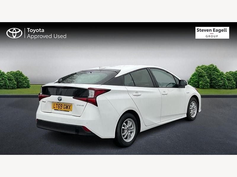 Used Toyota Prius Business Edition 122 HP (89 kW) 2019 White Hatchback