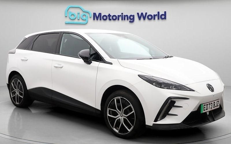 Used 2025 MG MG4 EV Trophy Hatchback | £15,400 (Good price) - Image 1/4