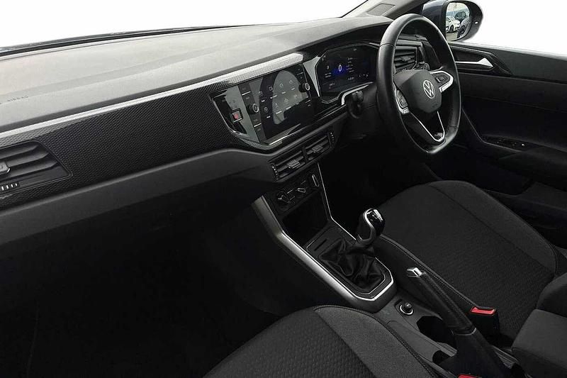 Used VW Taigo Life 95 HP (69 kW) 2023 Grey SUV