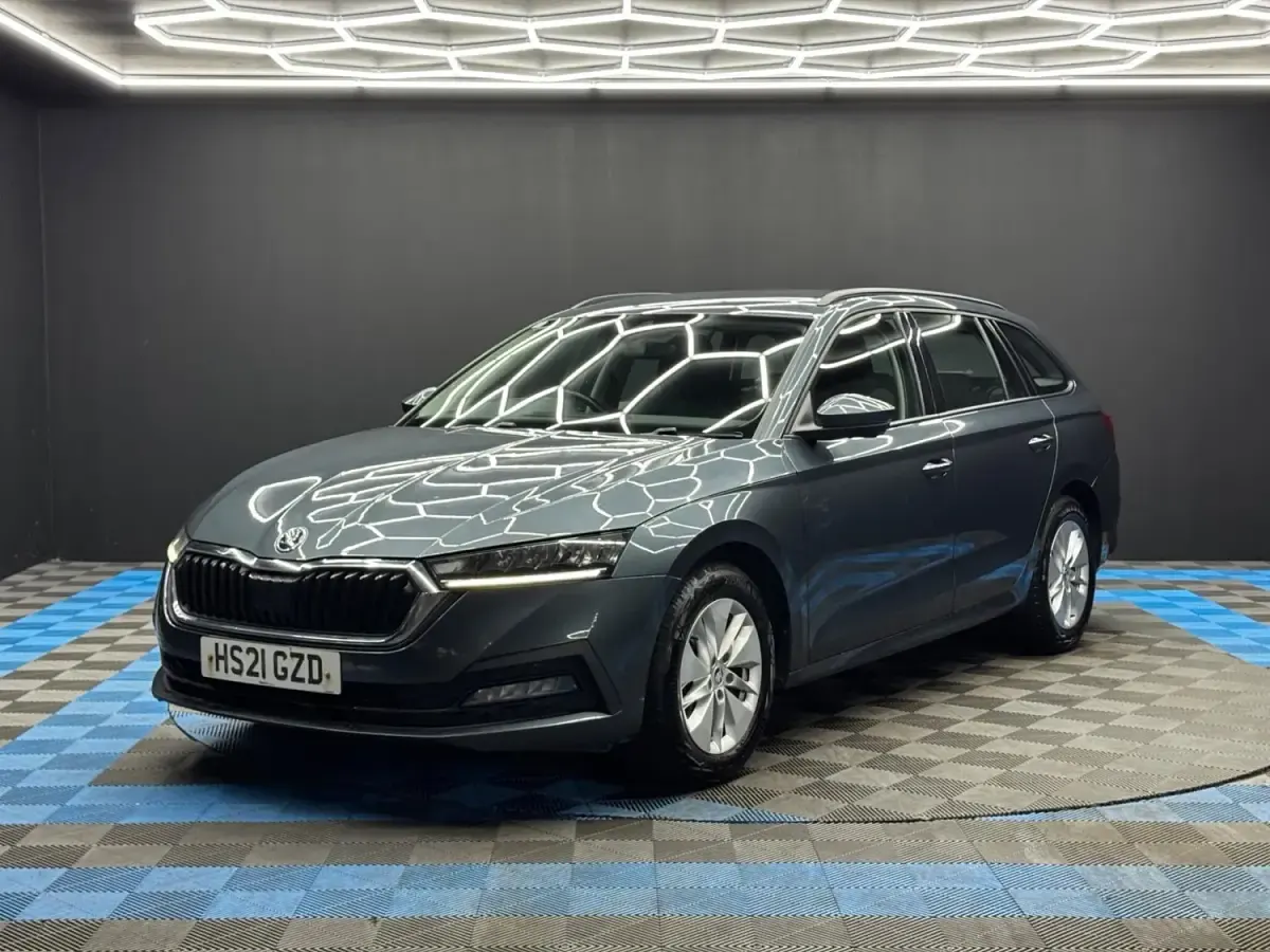 Begagnad Skoda Octavia SE Technology 150 HK (110 kW) 2021 Grå Kombi