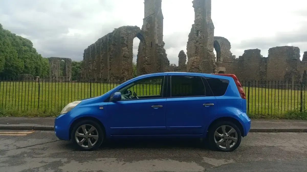 Used Nissan Note N-TEC 110 HP (80 kW) 2011 Blue Hatchback