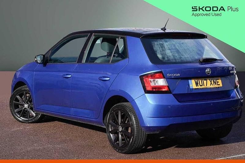 Used Skoda Fabia 66 HP (48 kW) 2017 Race blue metallic Hatchback
