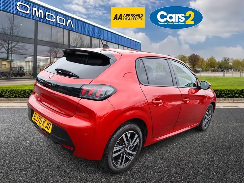 Used Peugeot 208 Allure 101 HP (74 kW) 2021 Red Hatchback