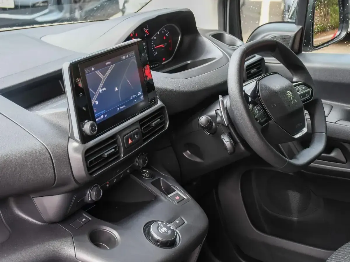 Used Peugeot Partner Premium 130 HP (95 kW) 2023 White MPV