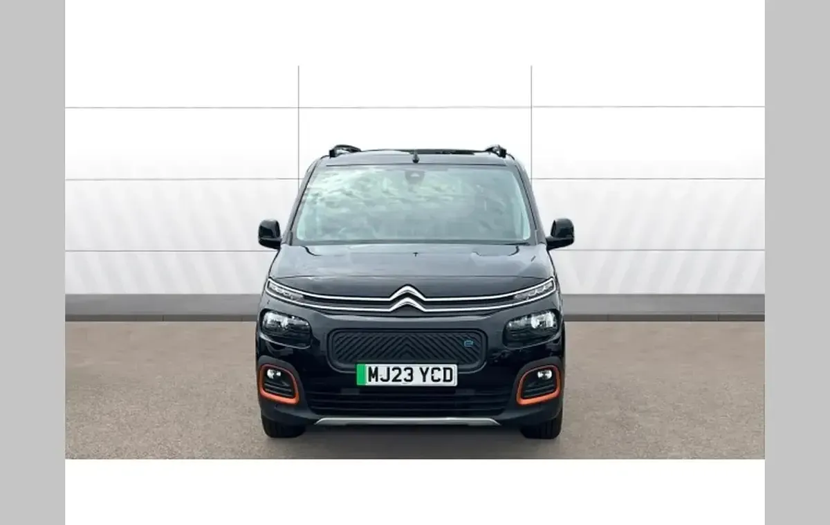 Used Citroën Berlingo XTR 98 kW (134 HP) 2023 Black MPV