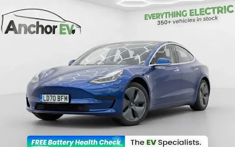 Używany Tesla Model 3 Standard Range 180 kW (245 KM) 2021 Sedan/Limuzyna