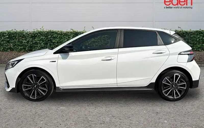 Used Hyundai i20 N Line 120 HP (88 kW) 2023 White Hatchback