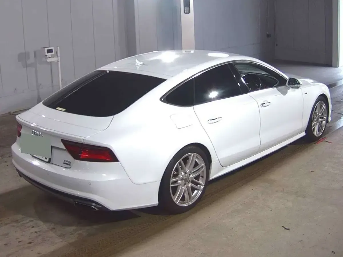 Used Audi A7 Advanced 2015 White Hatchback