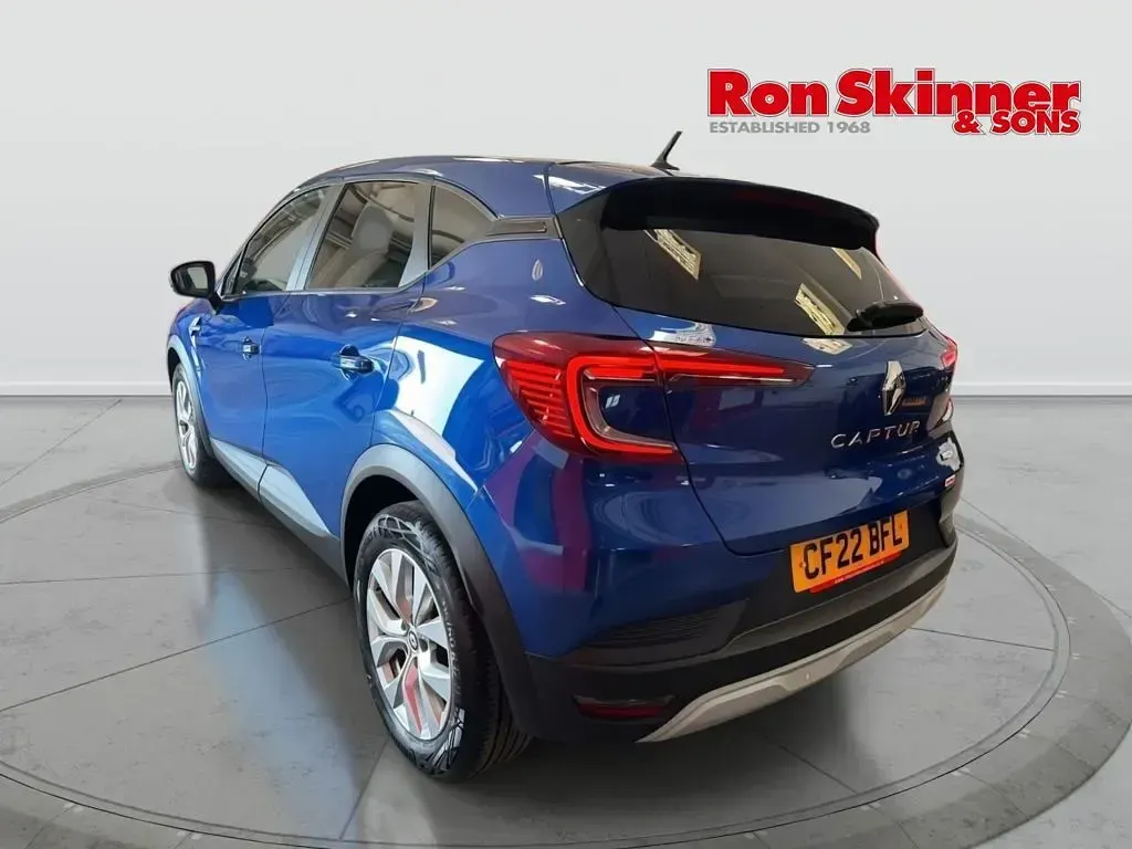 Used Renault Captur Iconic 143 HP (105 kW) 2022 Blue SUV