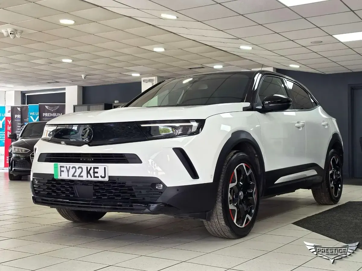 Used Vauxhall Mokka SRi 100 kW (136 HP) 2022 White SUV