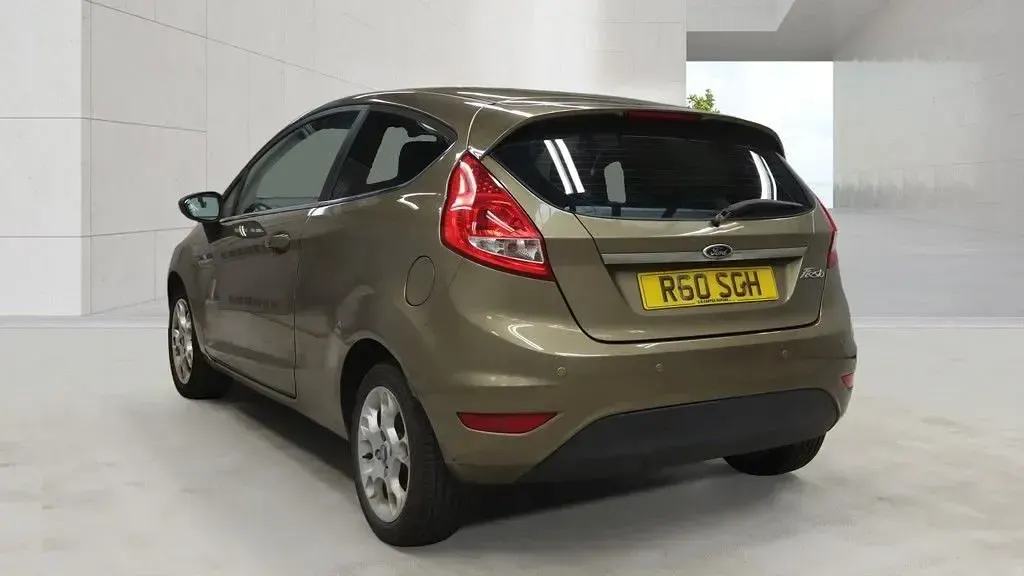 Used Ford Fiesta Zetec 96 HP (70 kW) 2011 Brown Hatchback
