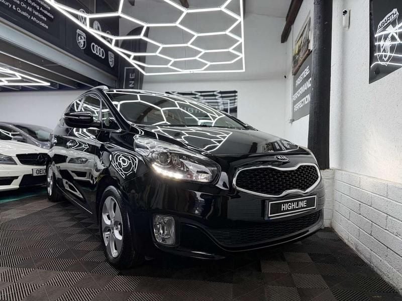 Used Kia Carens 133 HP (97 kW) 2015 Black MPV