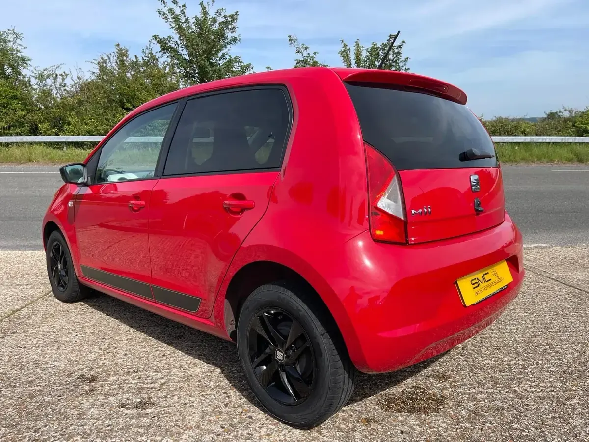 Used Seat Mii Design 2017 Tornado red Hatchback