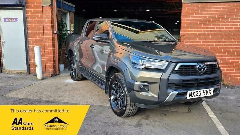 Used Toyota HiLux 204 HP (150 kW) 2023 Bronze Pickup