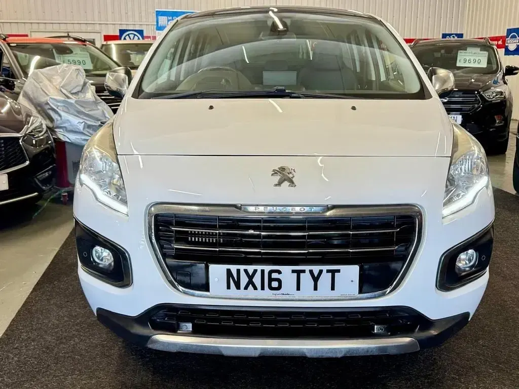 Used Peugeot 3008 Allure 2016 White Hatchback