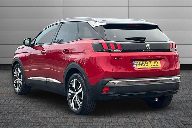 Used Peugeot 3008 Allure 131 HP (96 kW) 2019 Red SUV
