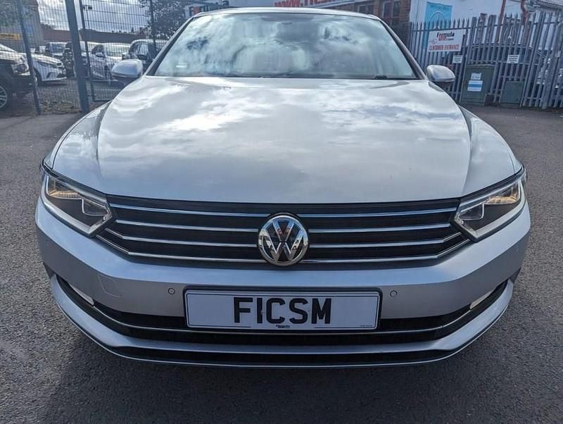 Used VW Passat Business+ 119 HP (87 kW) 2017 Silver Sedan