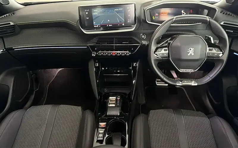 Used Peugeot 2008 GT 131 HP (96 kW) 2023 Grey SUV