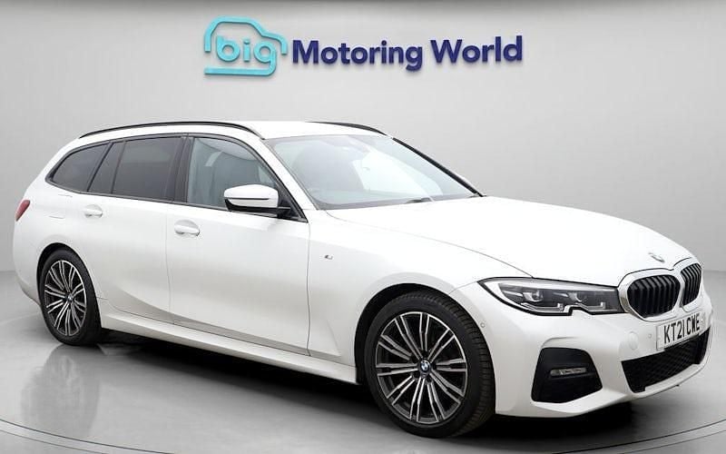 White Used 2021 BMW 320 M Sport Estate | £20,552 (Good price) - Image 1/4