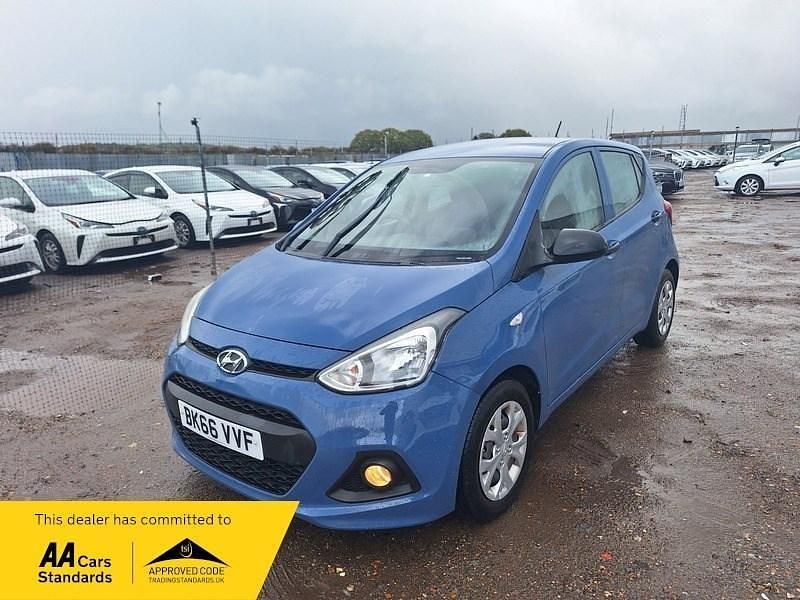 Used Hyundai i10 66 HP (48 kW) 2016 Blue Hatchback