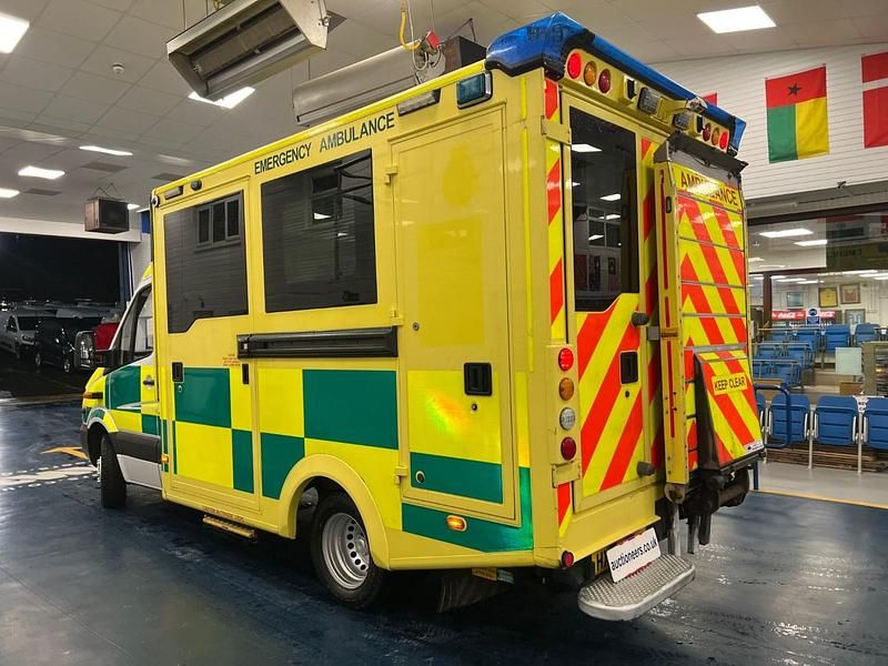 Used Mercedes Sprinter 190 HP (139 kW) 2015 White Van