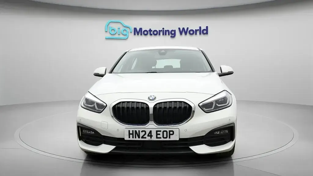 Usado BMW 116 116 CV (85 kW) 2024 Blanco Utilitario
