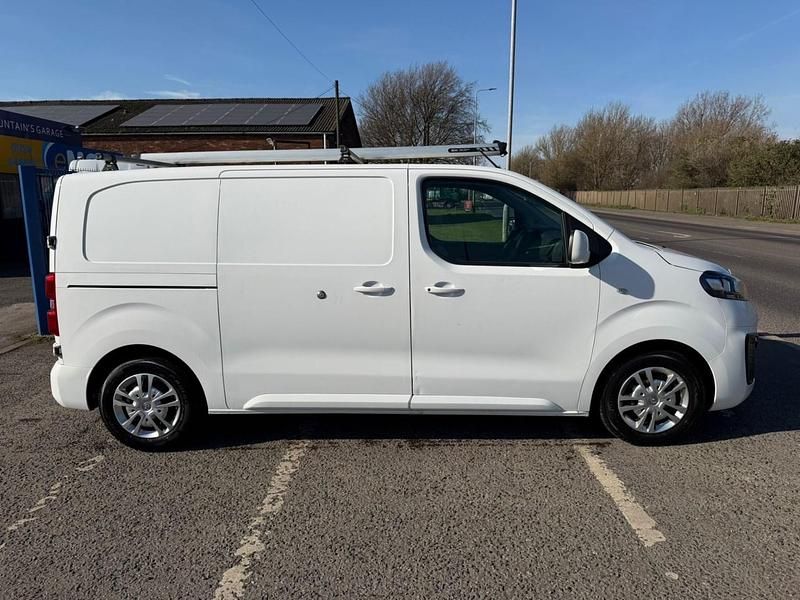 Used Vauxhall Vivaro Sportive 2020 White MPV