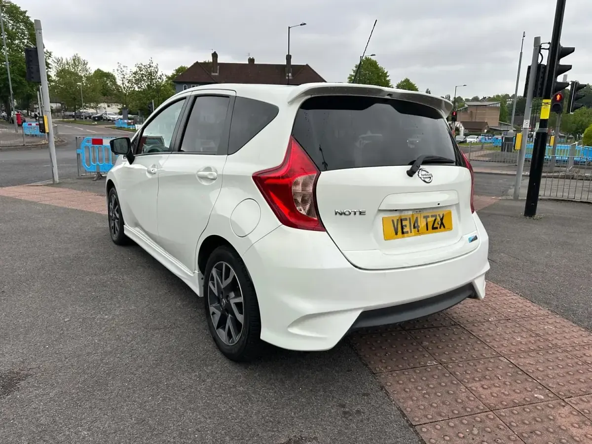 Używany Nissan Note S 98 KM (72 kW) 2014 Biały Hatchback
