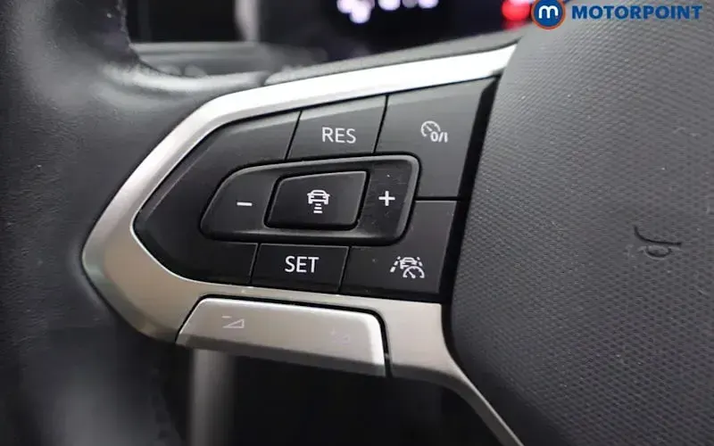Used VW Taigo Life 95 HP (69 kW) 2023 Silver SUV