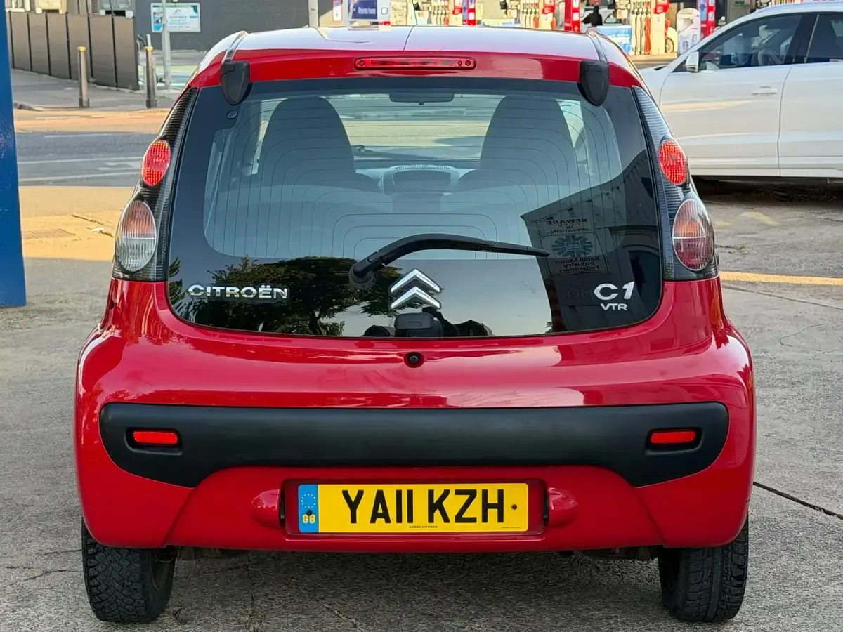 Used Citroën C1 VTR Sport 68 HP (50 kW) 2011 Red Hatchback