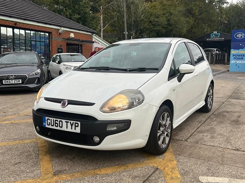 Used Fiat Punto Evo 77 HP (56 kW) 2010 White Hatchback